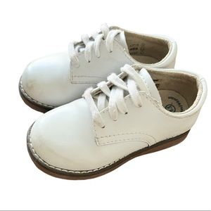FootMates White Dress Shoes for Kids